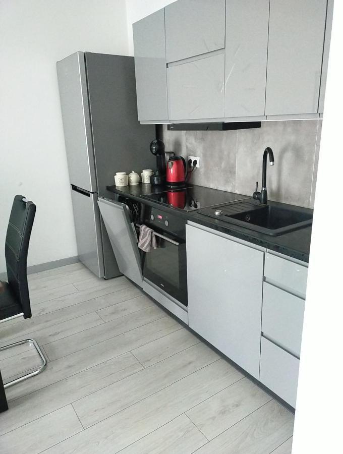 Apartament-Sweet Night لوبين المظهر الخارجي الصورة