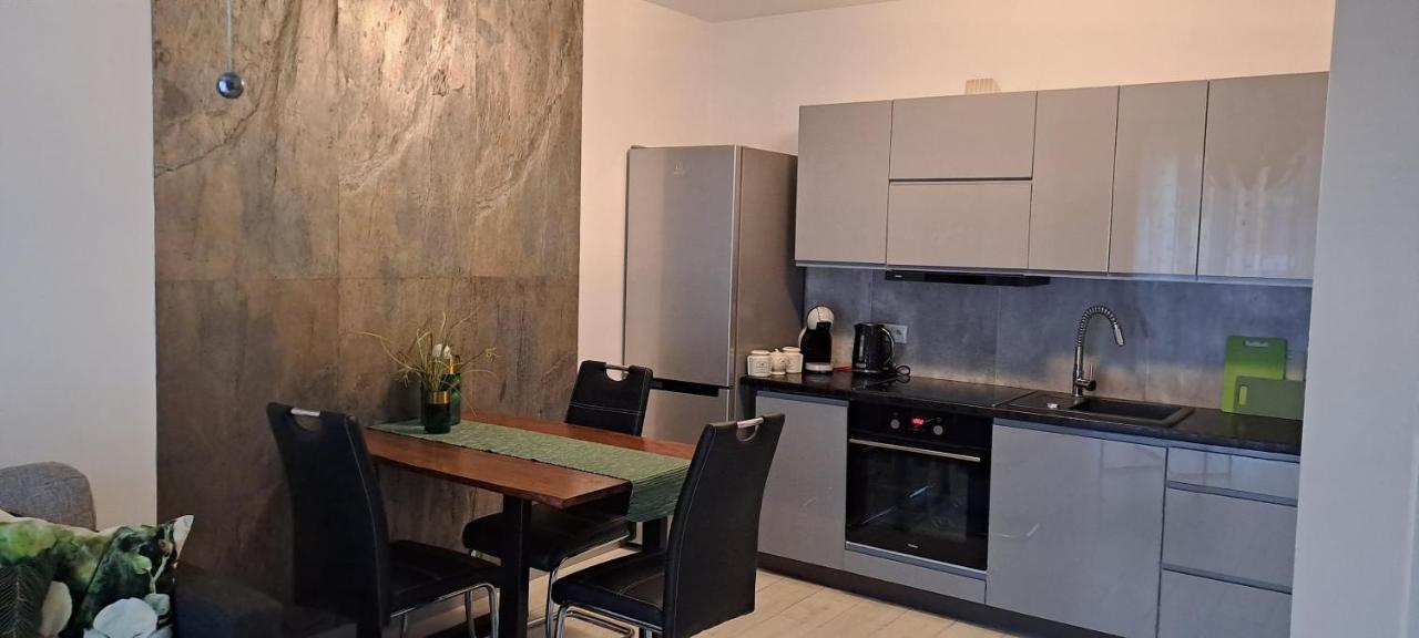 Apartament-Sweet Night لوبين المظهر الخارجي الصورة